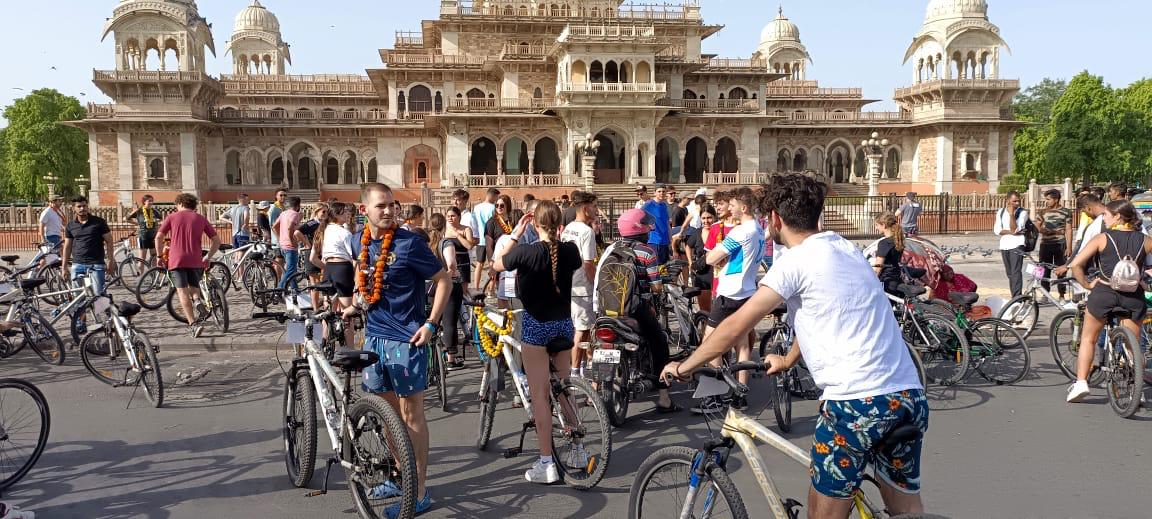 Cyclists enjoying a Jaipur ride at sunset